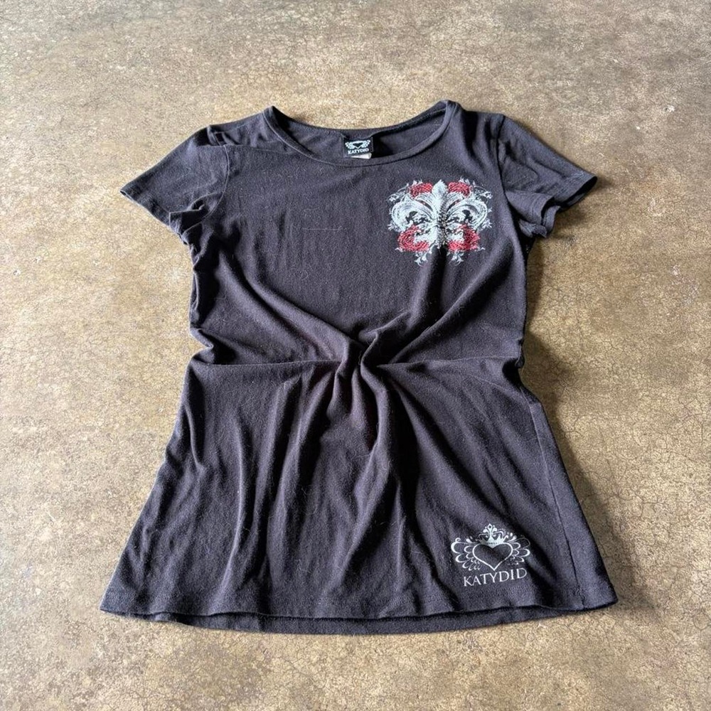 Katydid Womens Black Y2K Emo Graphic Tee‎ Fleur De Lis Rhinestone Medium